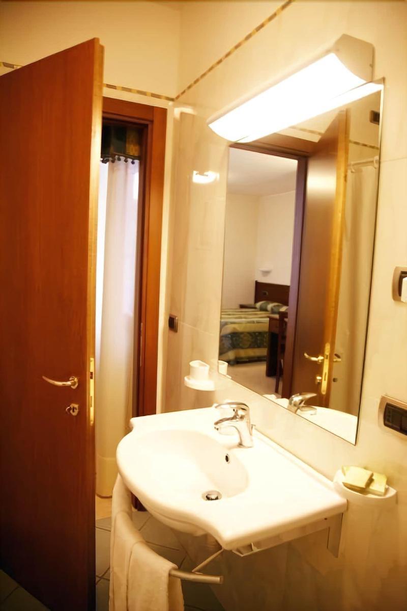Hotel Tiziana Montepulciano Stazione Екстериор снимка