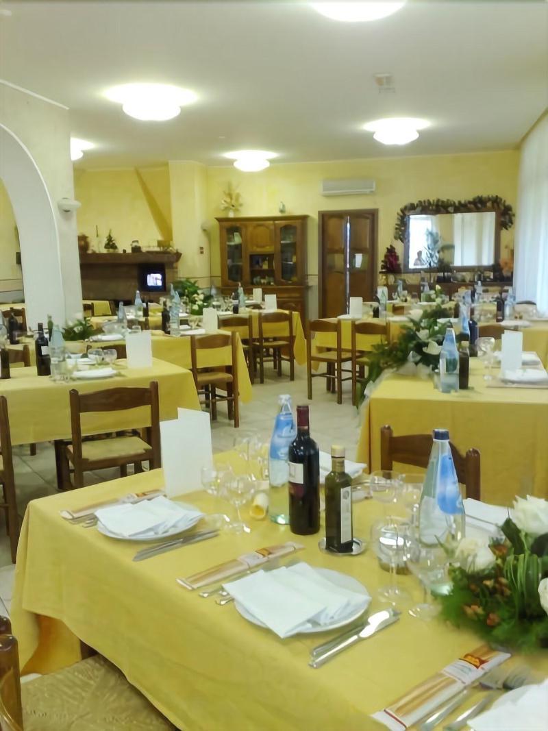 Hotel Tiziana Montepulciano Stazione Екстериор снимка