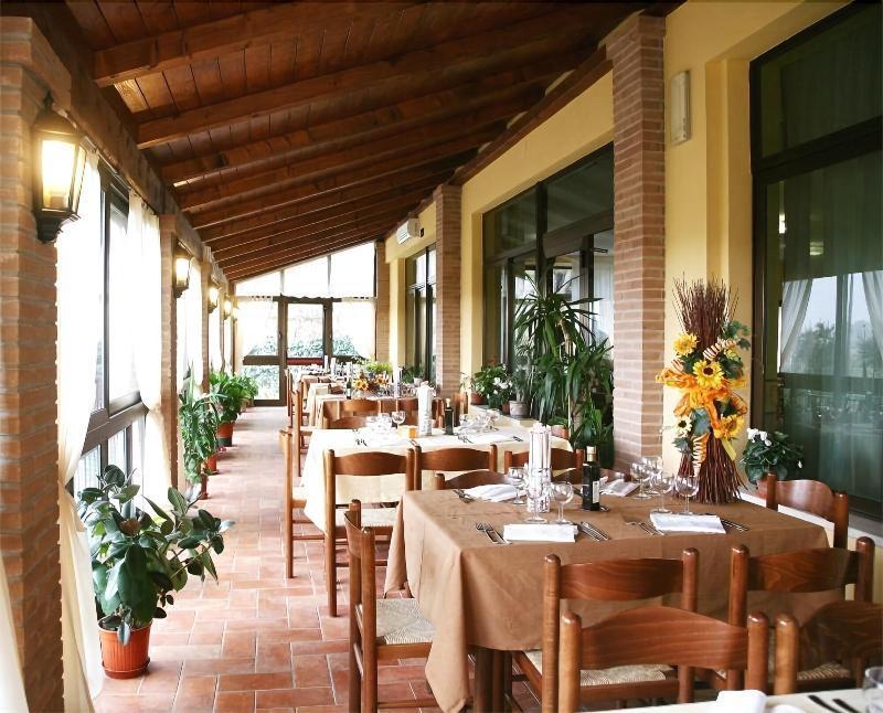 Hotel Tiziana Montepulciano Stazione Екстериор снимка