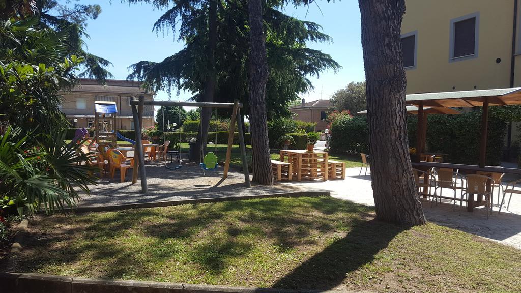 Hotel Tiziana Montepulciano Stazione Екстериор снимка