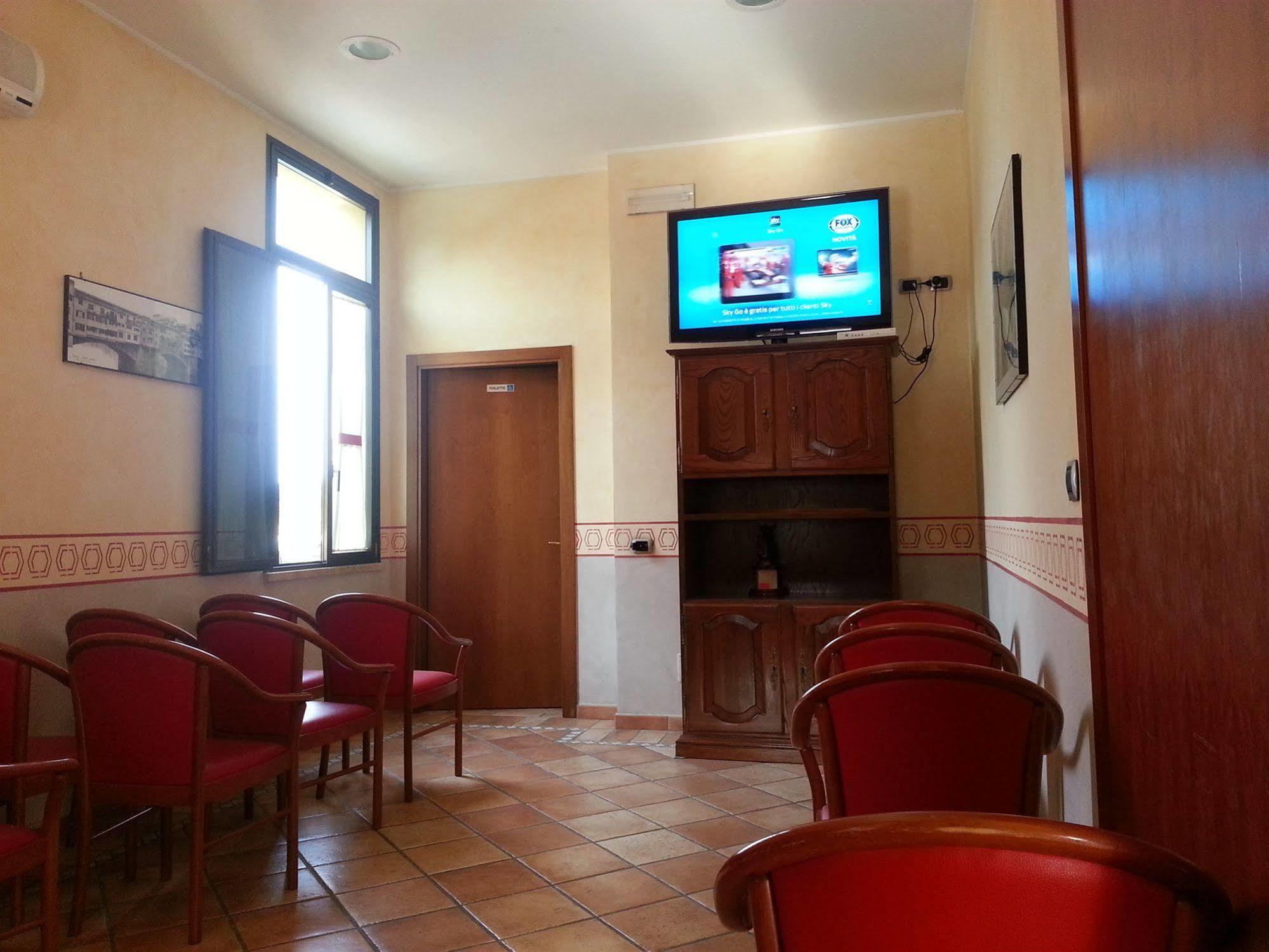 Hotel Tiziana Montepulciano Stazione Екстериор снимка